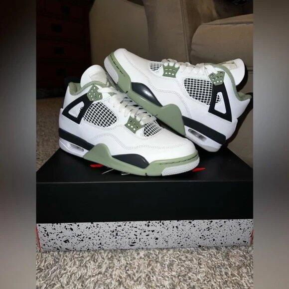 Jordan 4 (Seafoam) Size 9W-7.5M - Picture 1 of 9